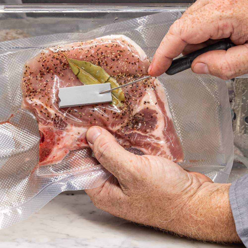 TX-1200-SV-dot-sous-vide-kit-g03.jpg
